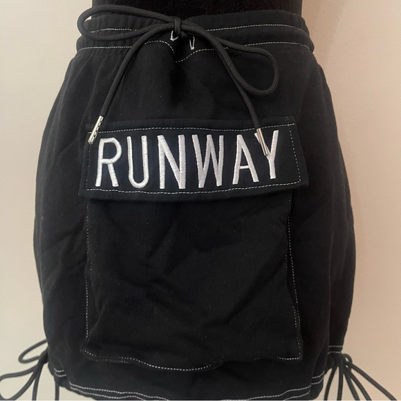 Streetwear cargo mini skirt (runs small) - Picture 2 of 4